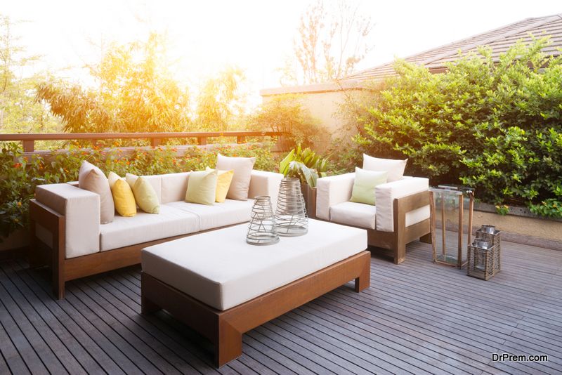 choosing patio furniture